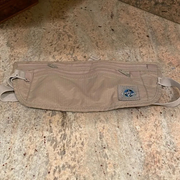 Accessories - Eagle creek adjustable fanny pack